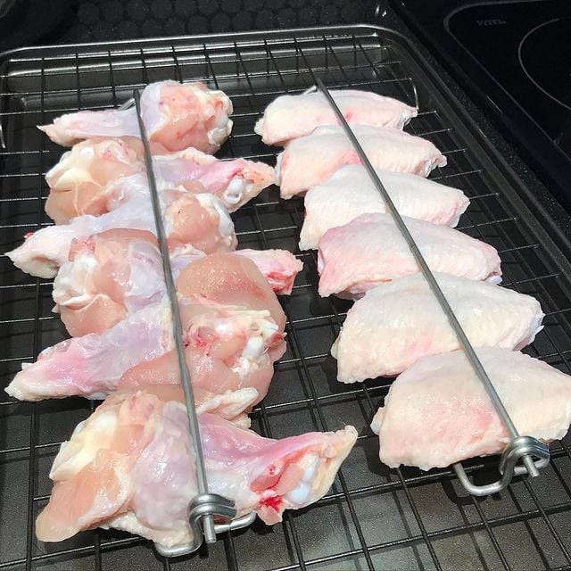 🐔Wing Rails make it easier to grill your chicken wings!🍗