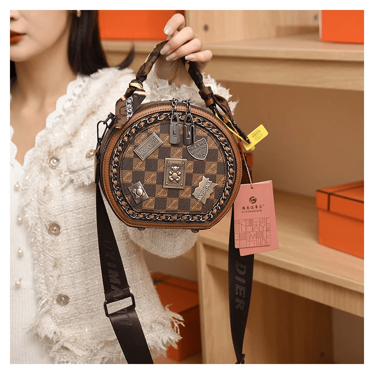🔥Last Day Promotion 70% OFF - Fashion Retro Bear Badge Print Leather Purse Handbags(Double Zipper)